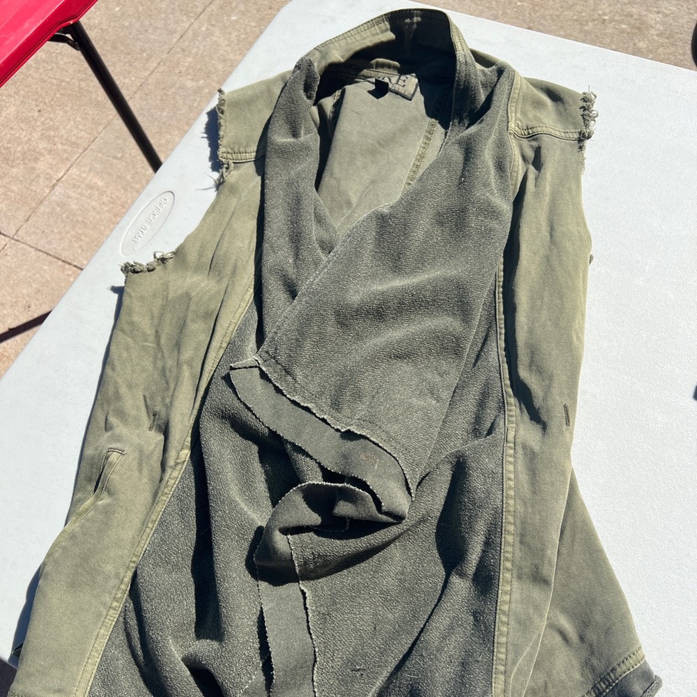 BKE vest
